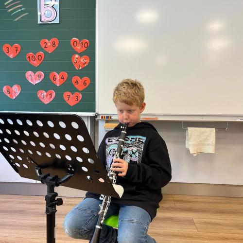 Leonhard mit der Klarinette